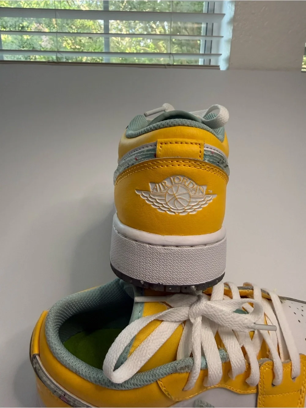 Nike Air Jordan 1 Low SE 'Recycled Grind' sneakers Unisex Sz-5Y